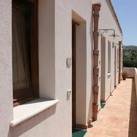 Отель Il Cortile 3*