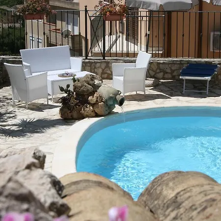 Il Cortile 3* Custonaci