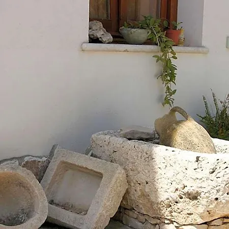 Il Cortile קוסטונאצ'י