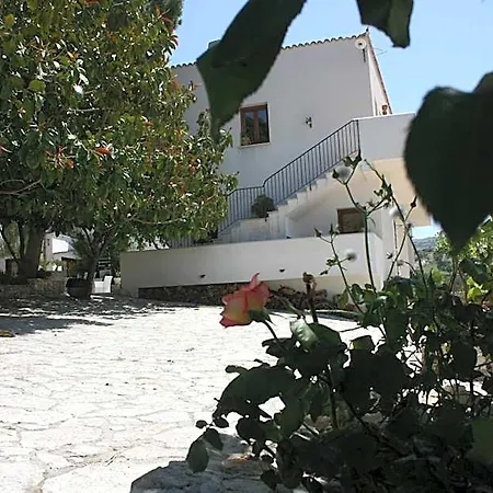 Il Cortile קוסטונאצ'י