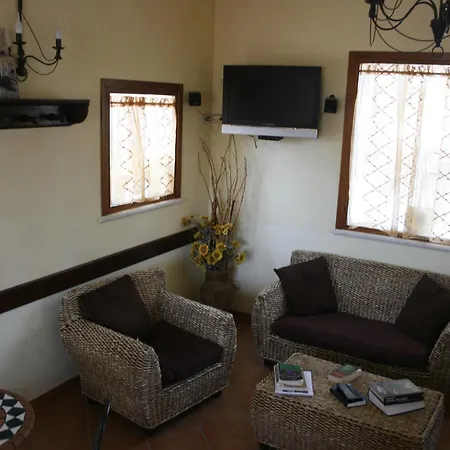 Il Cortile Кустоначи