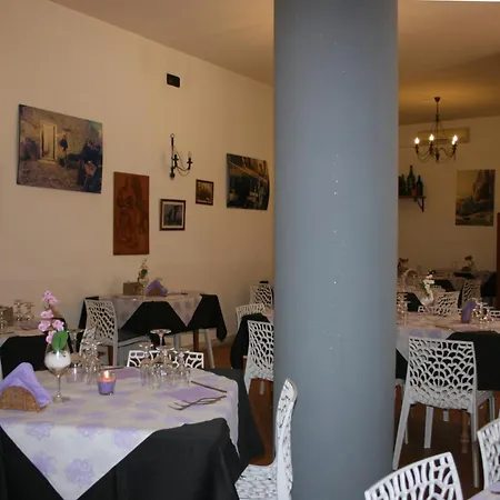 Il Cortile Отель Кустоначи