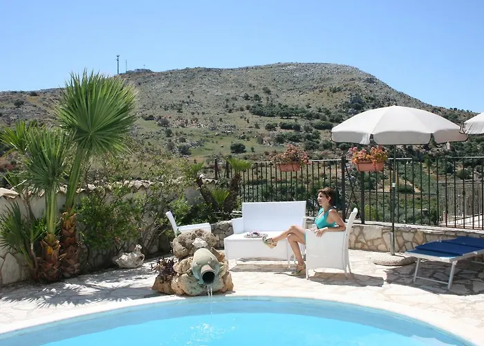 فندق Il Cortile كوستوناتشي