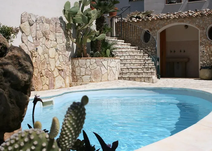 فندق Il Cortile 3*