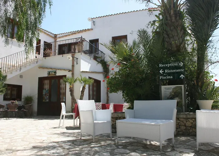 فندق Il Cortile كوستوناتشي
