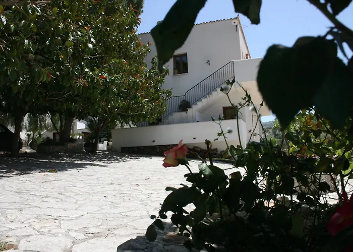 فندق Il Cortile 3*