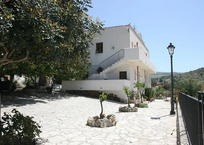 فندق Il Cortile كوستوناتشي