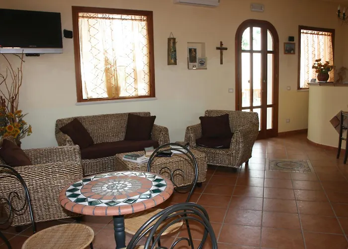 Il Cortile 3* كوستوناتشي